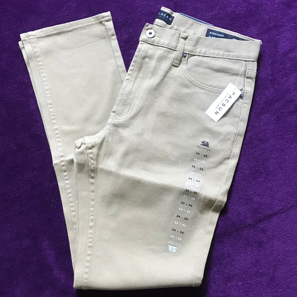 Bullhead 34x34, straight-legged jeans. Brand new.